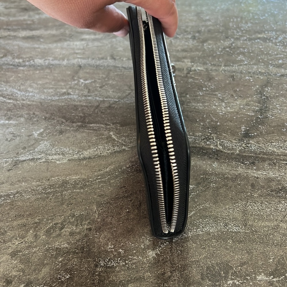 Michael Kors Wallet - Picture 3 of 4